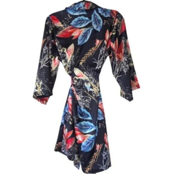 Vintage Geisha-style Japanese floral satin kimono robe size S - Picture 2 of 4